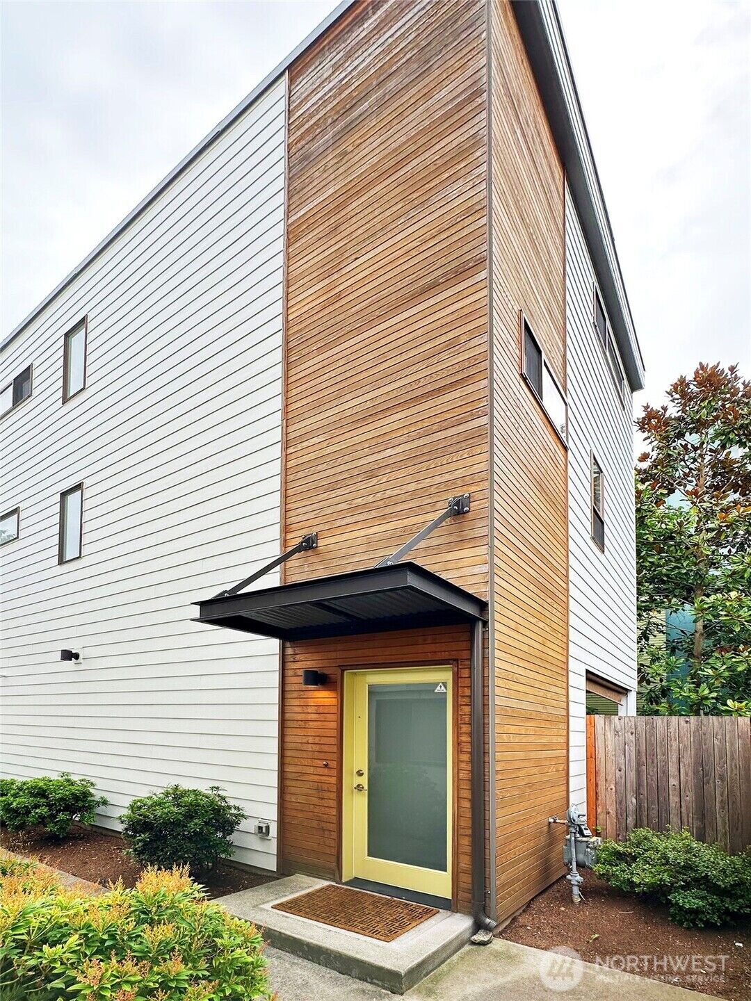 Property Photo:  4415  Corliss Avenue N  WA 98103 