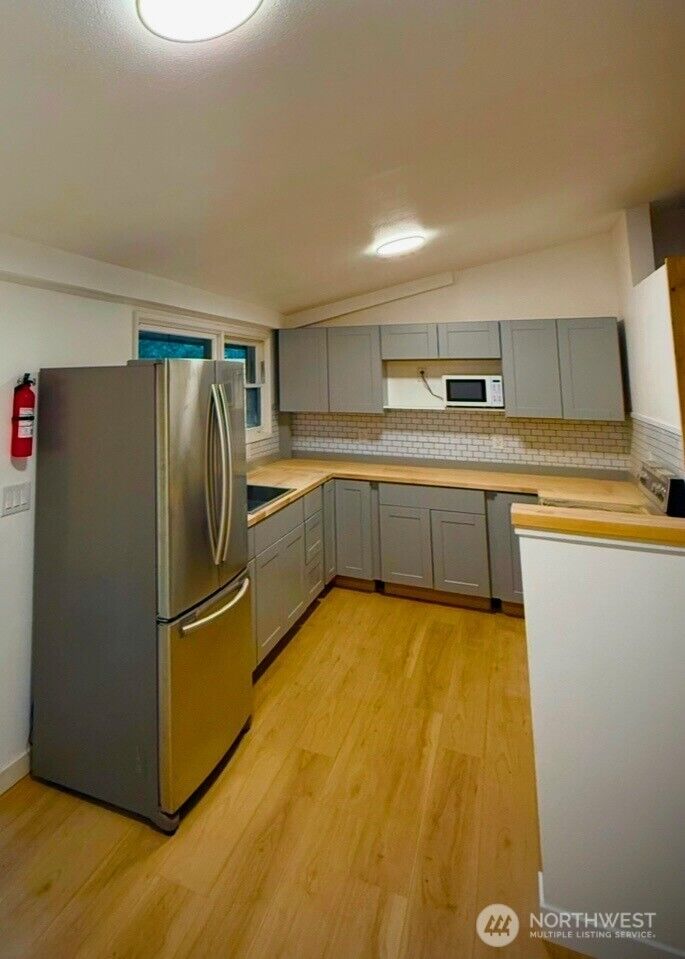 Property Photo:  123  199th Street Dr  WA 98148 
