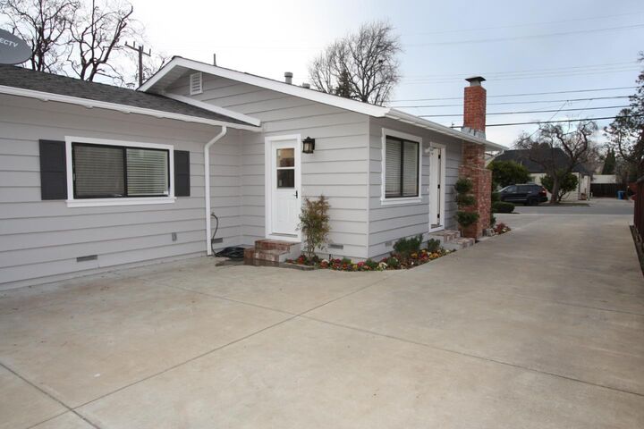 Property Photo:  725 Laurel Avenue  CA 94010 