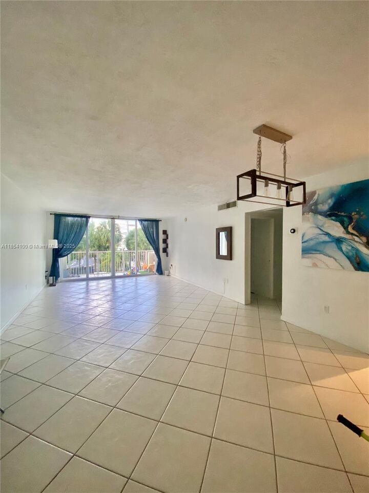 Property Photo: 10350 W Bay Harbor Dr 2L FL 33154