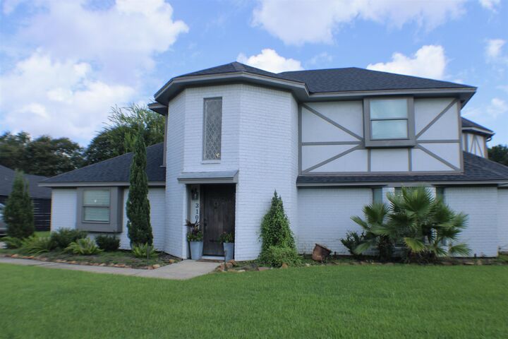 Property Photo: 310 Yorkshire TX 77651