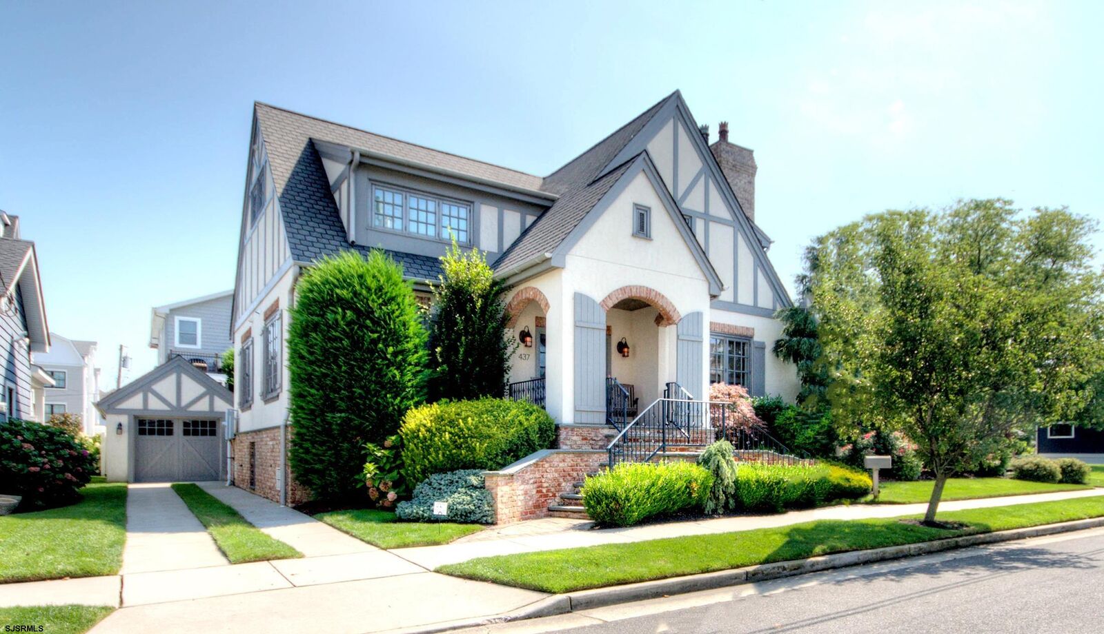 Property Photo: 437 N Rumson Ave NJ 08402