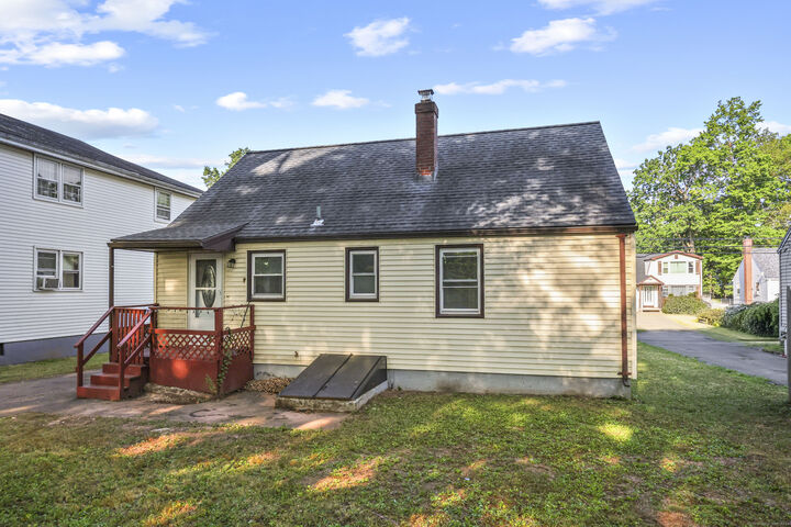 Property Photo:  118 Benson Street  CT 06051 