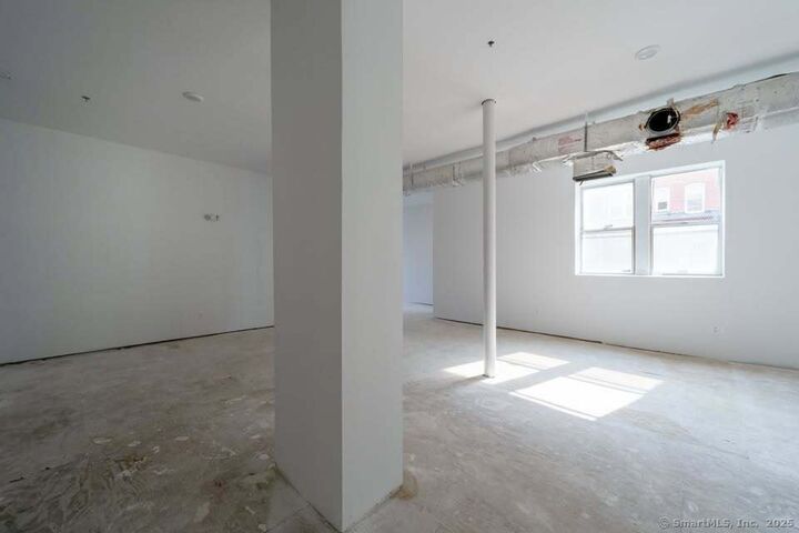 Property Photo:  853 Park Street  CT 06106 