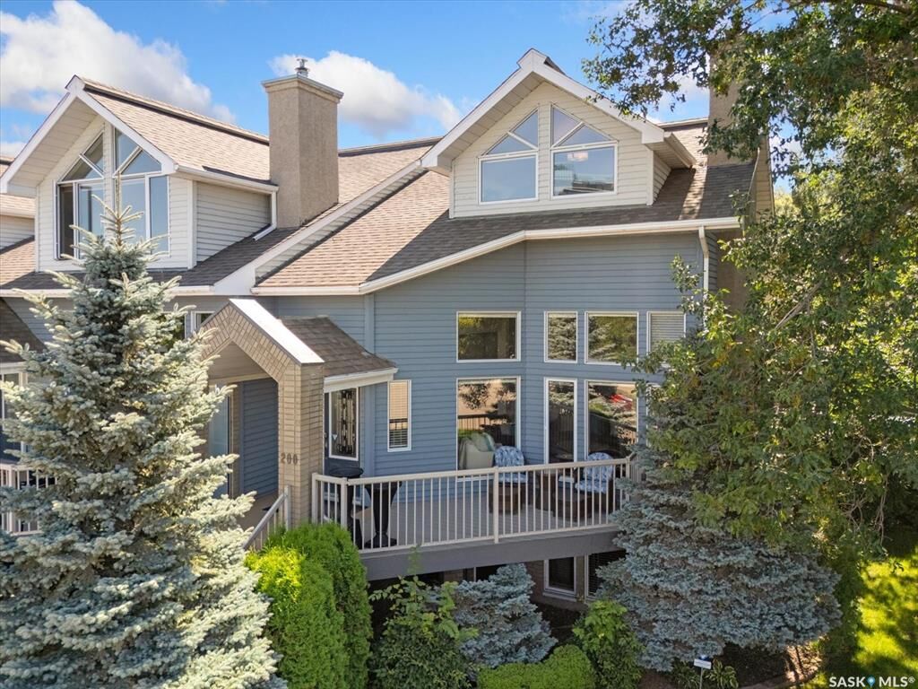Property Photo: 200 Saskatchewan Crescent E SK S7N 0K6