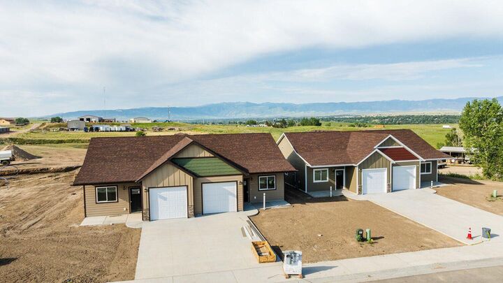 Property Photo: 606 Valley View Drive WY 82801