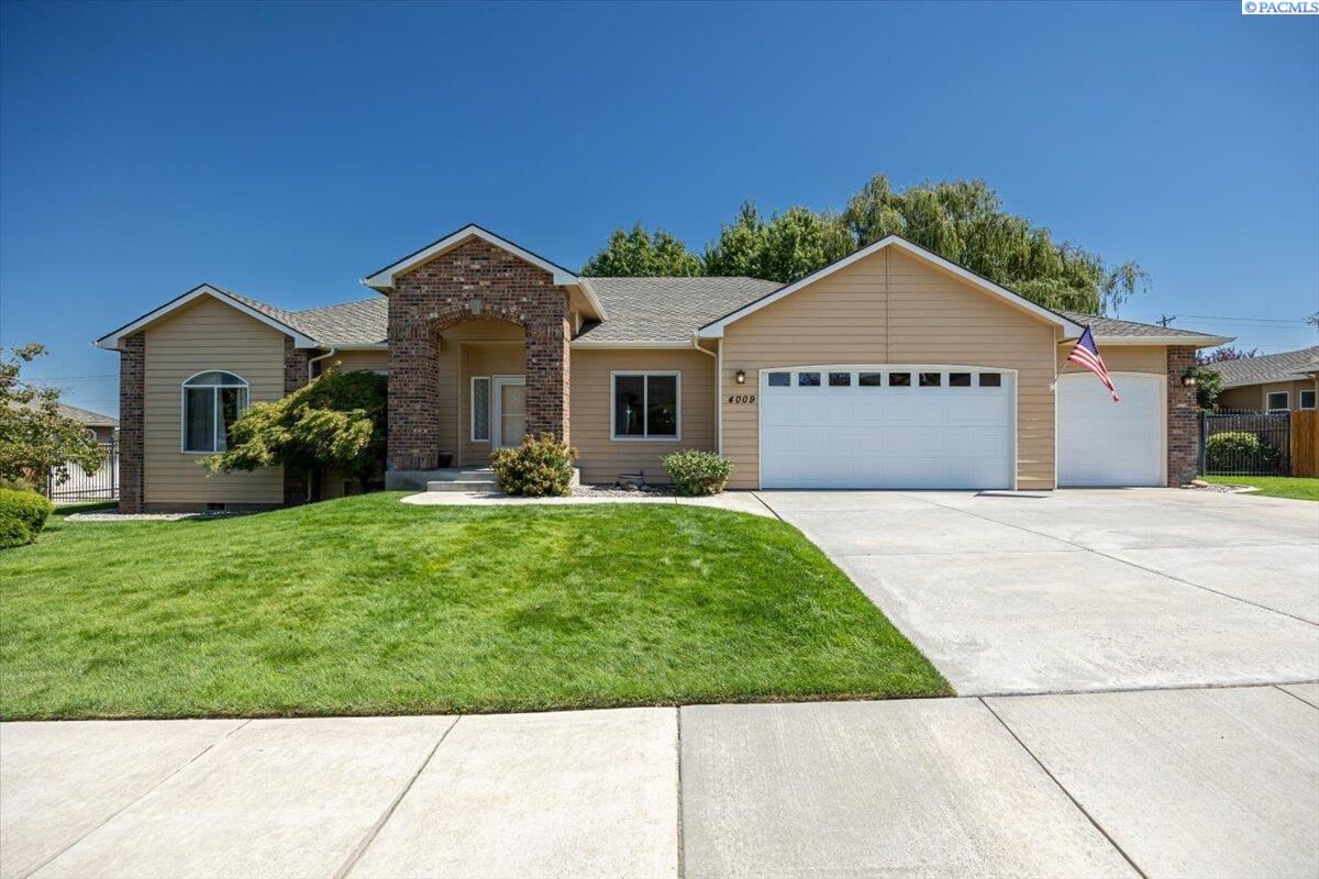 Property Photo:  4009 Fisher St.  WA 99337 