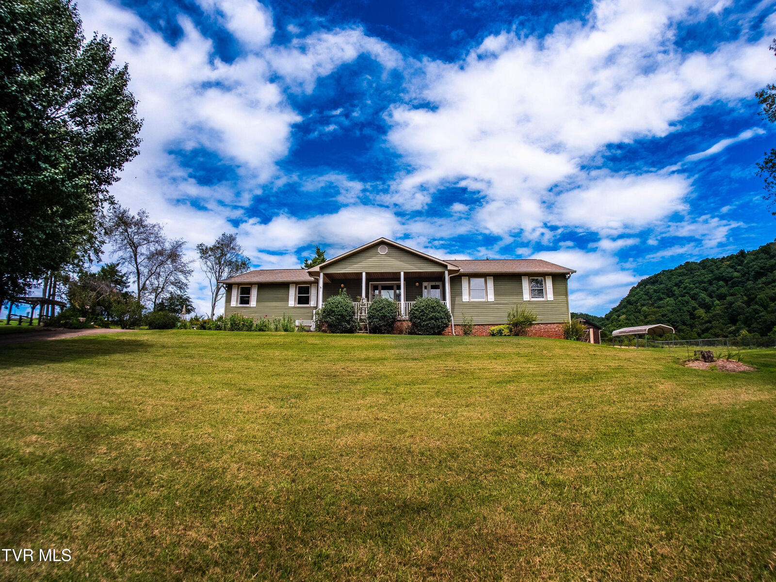Property Photo:  143 Meadowbrook Lane  TN 37857 