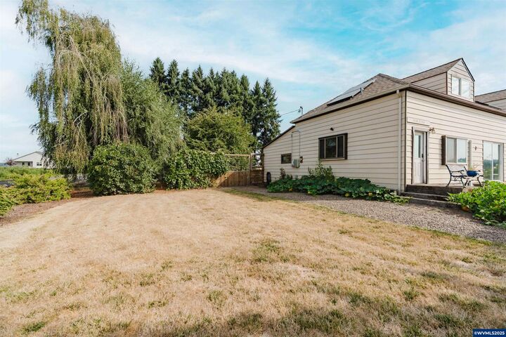 Property Photo:  33211 Dever Conner Rd  OR 97321 