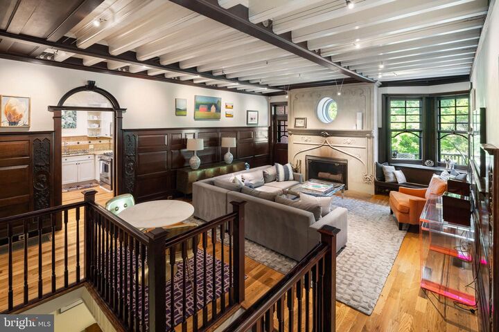 Property Photo:  401 E Evergreen Avenue  PA 19118 
