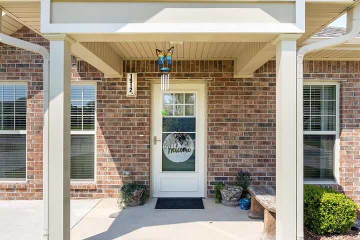 Property Photo:  1912 Maumee Court  AR 72653 