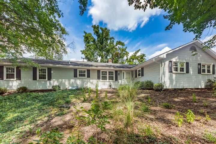 Property Photo: 453 Fairlawn Drive OH 43214