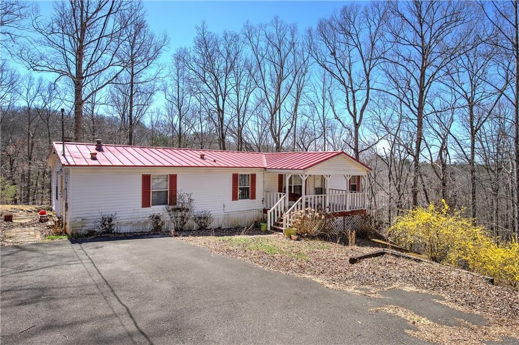 Property Photo: 497 Cherokee Trail GA 30107