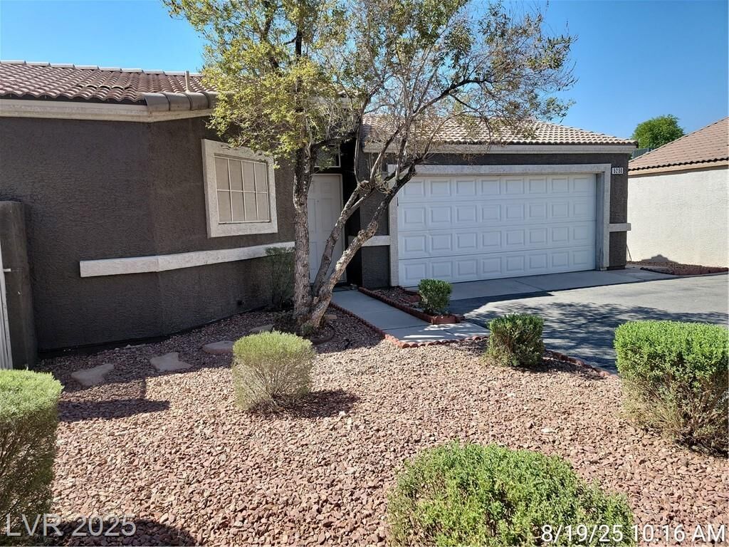 Property Photo: 5250 Panguitch Drive NV 89122