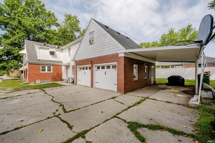 Property Photo: 312 S Meridian Street IN 46936-1422
