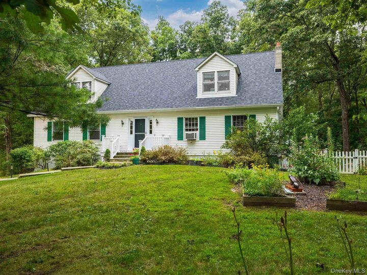 Property Photo:  77 W Long Meadow Drive  NY 12580 