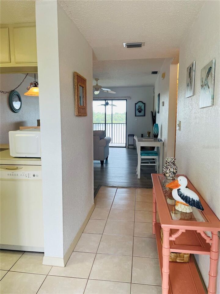 Property Photo:  4000 Oakview Drive L9  FL 33980 