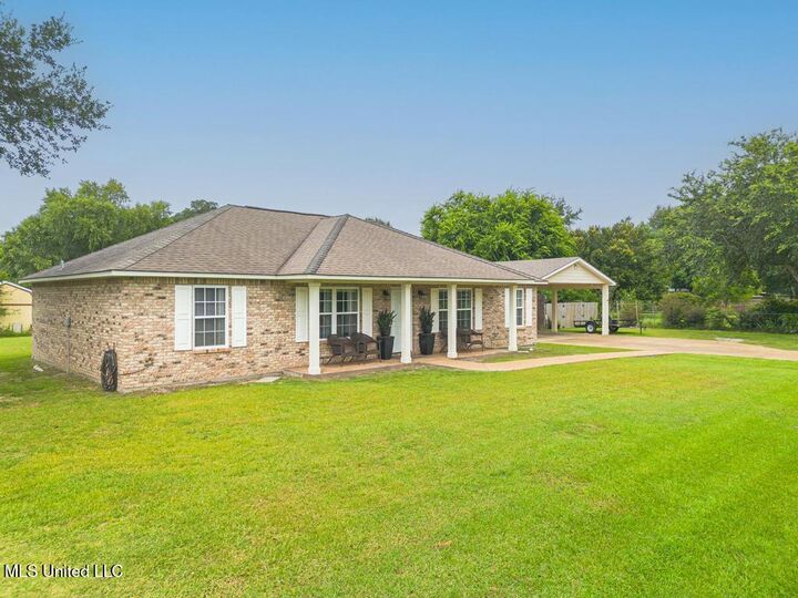 Property Photo:  515 Amelda Street  MS 39576 