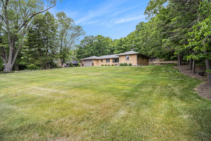 Property Photo: 6667 W River Road NE MI 49306