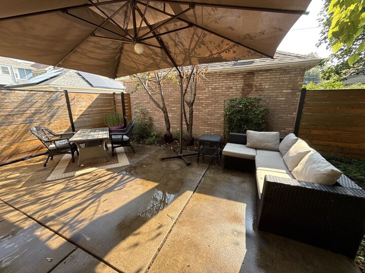 Property Photo:  5324 W Warner Avenue  IL 60641 