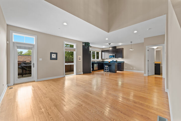 Property Photo:  86 Northfield Terrace  IL 60090 