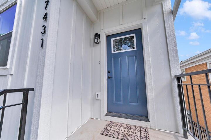 Property Photo:  7431 W Forest Preserve Avenue  IL 60634 