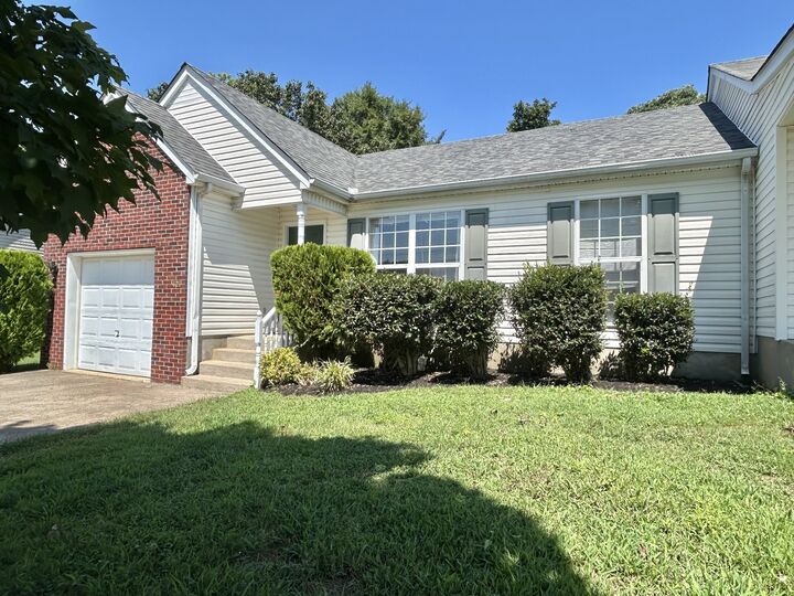 Property Photo: 421 Keswick Ct TN 37167