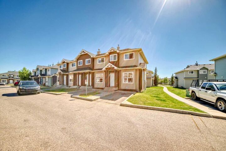 Property Photo:  111 Tarawood Lane NE 337  AB T3J 0C1 
