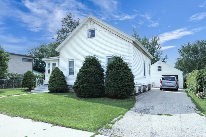 Property Photo: 921 W 9th Avenue WI 54902