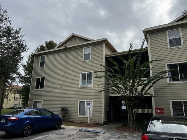 Property Photo:  3800 SW 20th Avenue 305  FL 32607 