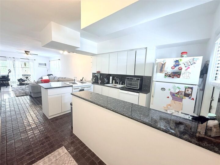 6580 Santona St A31  Coral Gables FL 33146 photo