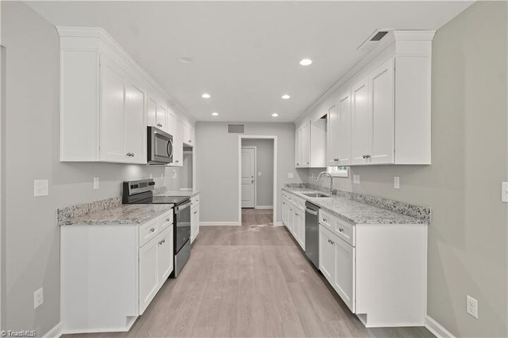 Property Photo: 1425 N Cleveland Avenue NC 27105