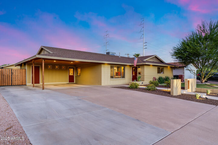 Property Photo:  1847 N 66th Street  AZ 85257 
