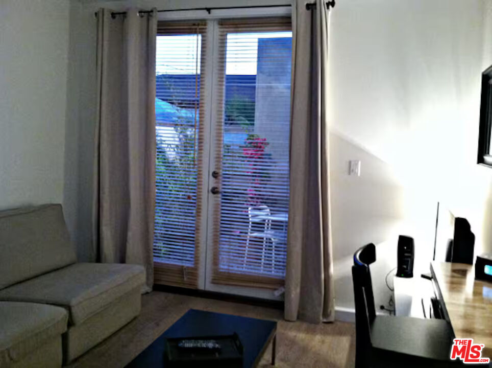 Property Photo: 4125 1/4 Huron Ave CA 90232