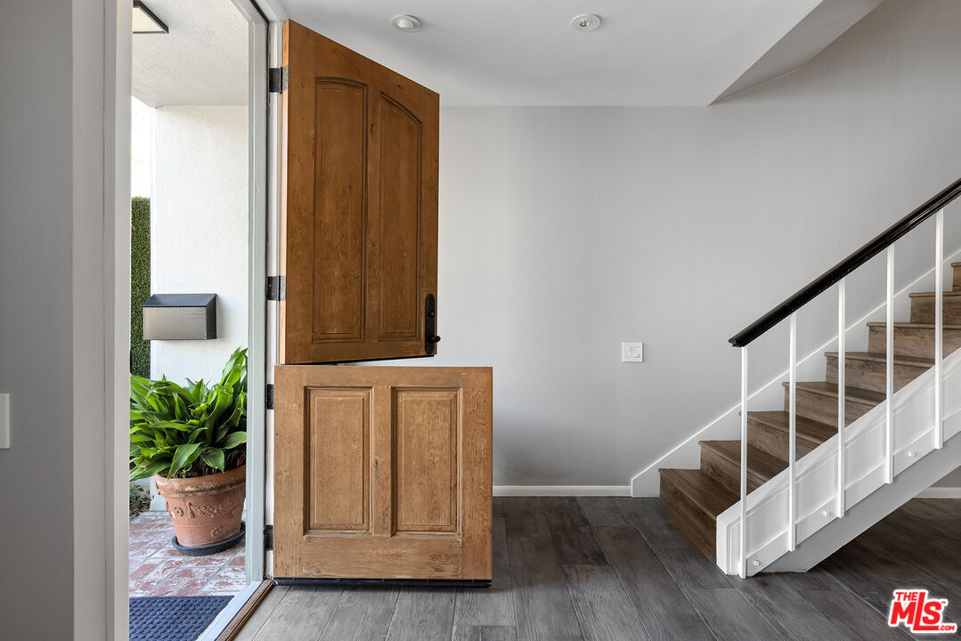 Property Photo:  6200 Tapia Dr  CA 90265 