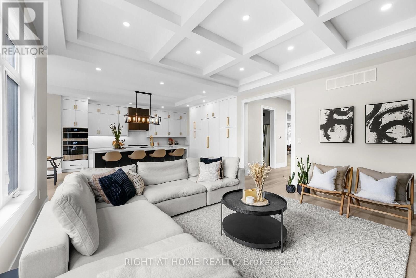 Property Photo:  262 Senlac Road  ON M2R 1P8 