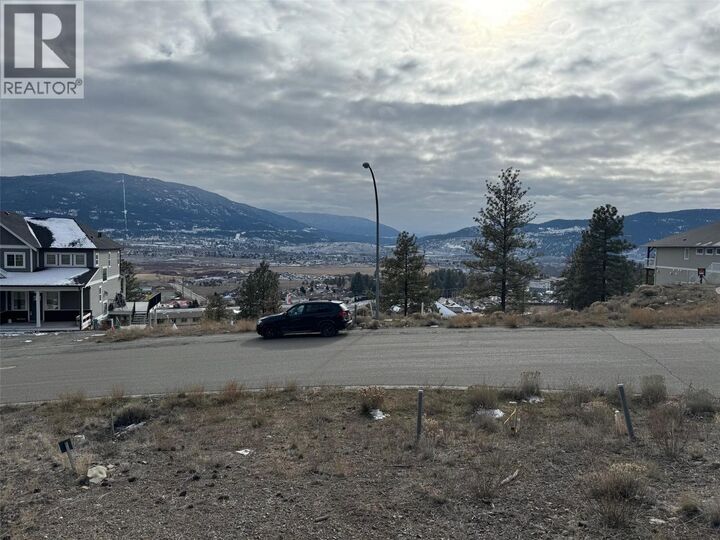 Property Photo:  2731 Eagle Crescent  BC V1K 0B3 