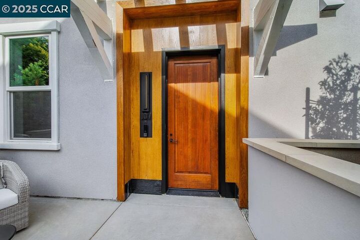 Property Photo: 600 Hartz Ave 206 CA 94526