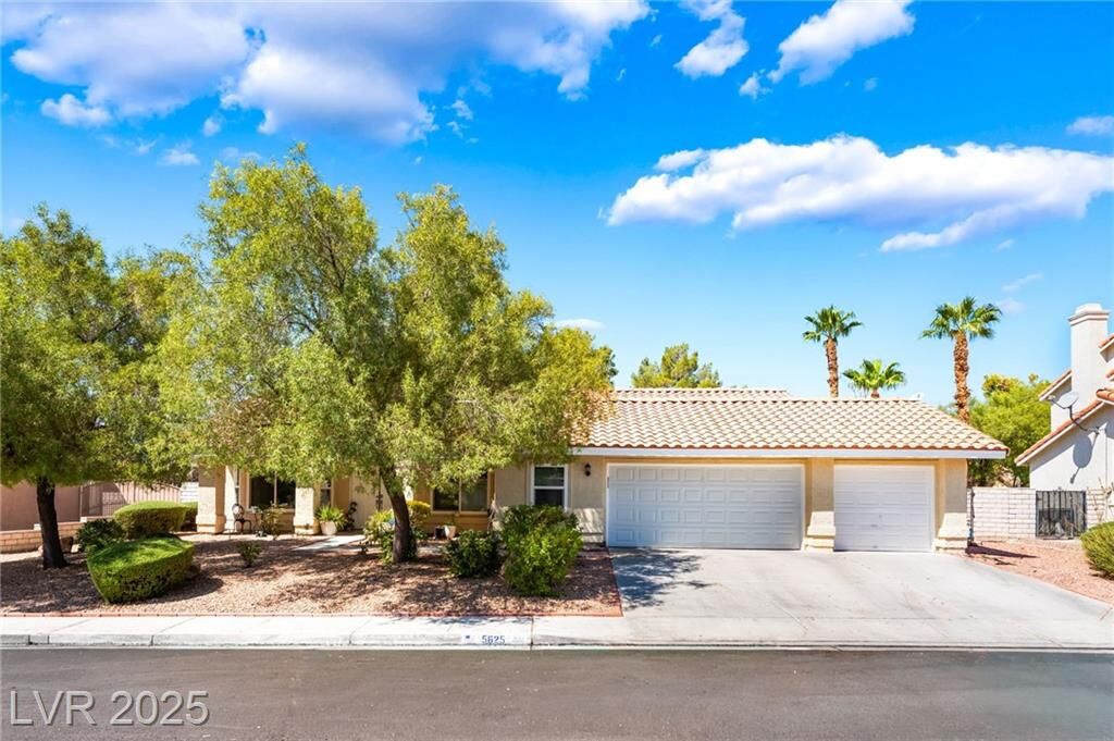 Property Photo: 5625 Clay Ridge Road NV 89031