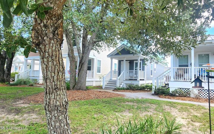 Property Photo: 2207 Government Street MS 39564