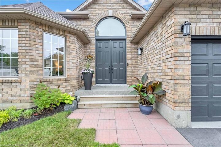 Property Photo: 29 Casson Lane ON N3R 7Z5