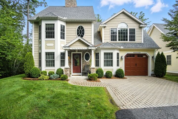 Property Photo:  18 Hampton Circle Ext 18  MA 01876 