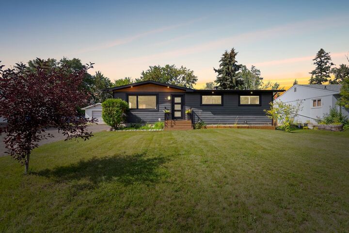 28 Alberta Drive  Fort McMurray AB T9H 1P5 photo