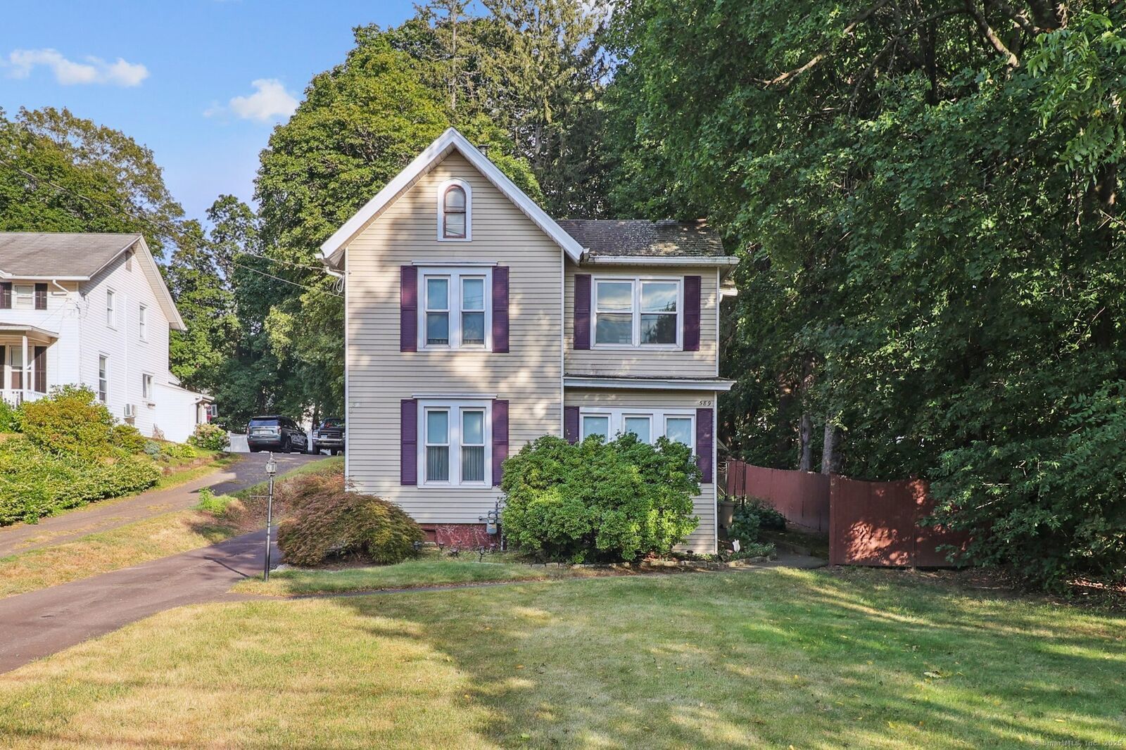 Property Photo:  589 Main Street  CT 06479 