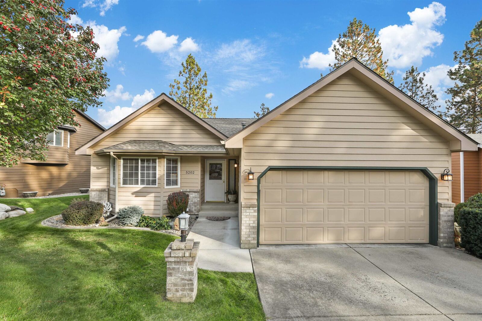 Property Photo:  5202 N Hutton View Ln  WA 99212 