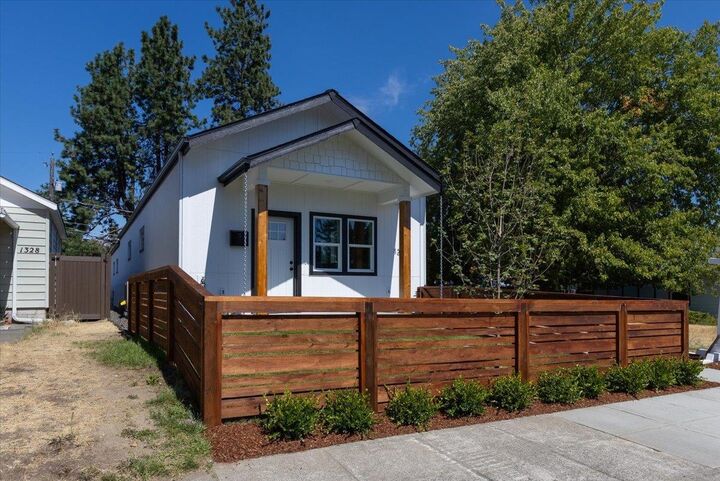 Property Photo:  1324 W Dalke Ave  WA 99205 
