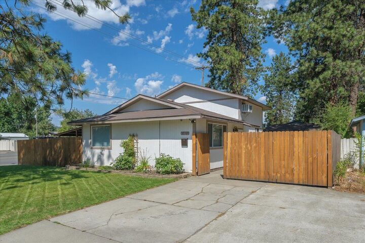 10709 E 32nd Ave  Spokane Valley WA 99206 photo