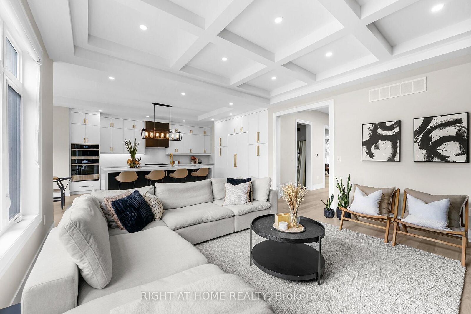 Property Photo: 262 Senlac Road ON M2R 1P8