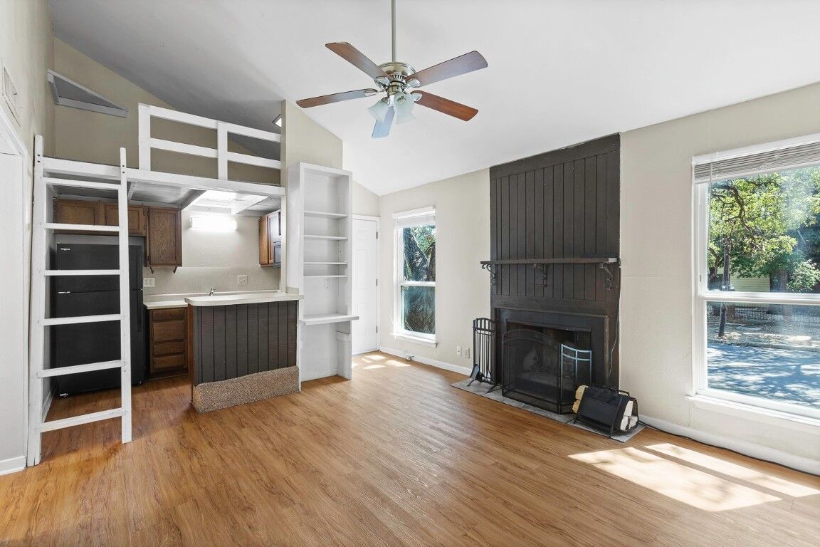 Property Photo: 1000 W 26th Street 205 TX 78705