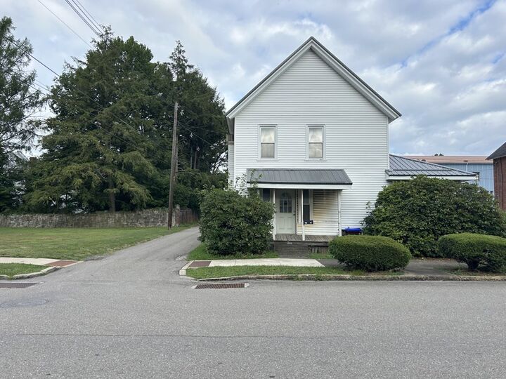 Property Photo: 110 N Perry St PA 16354